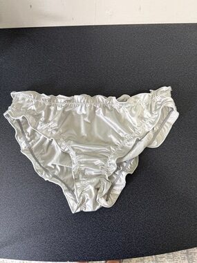 Women's Light Gray Ruffle Bikini Panty - Soft Stretch